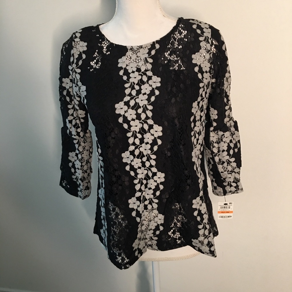 Woman’s Alfini Floral Top Size SP (RN57906)